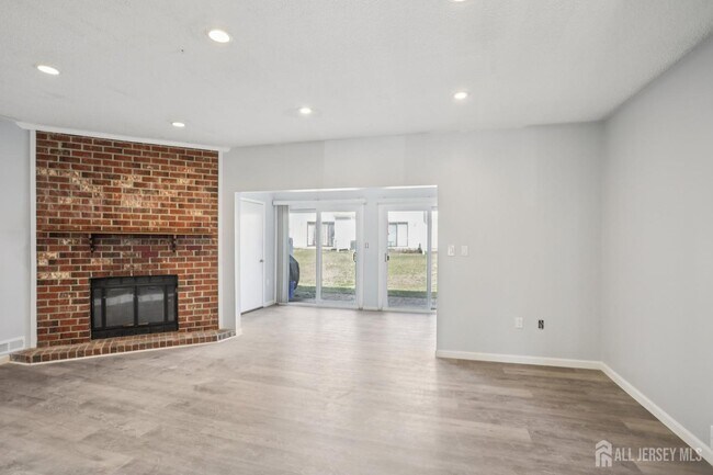 Foto del edificio - 204 Hampshire Ct