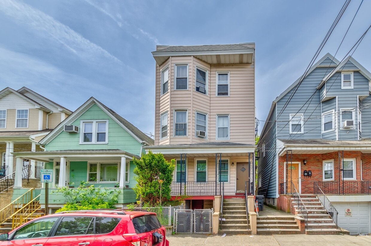 Primary Photo - 34 W 17th St