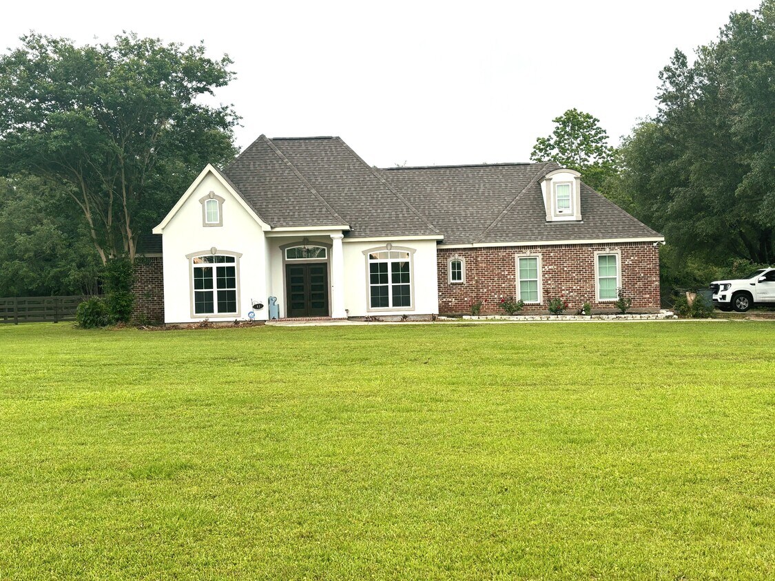 Primary Photo - 43 Windance Dr