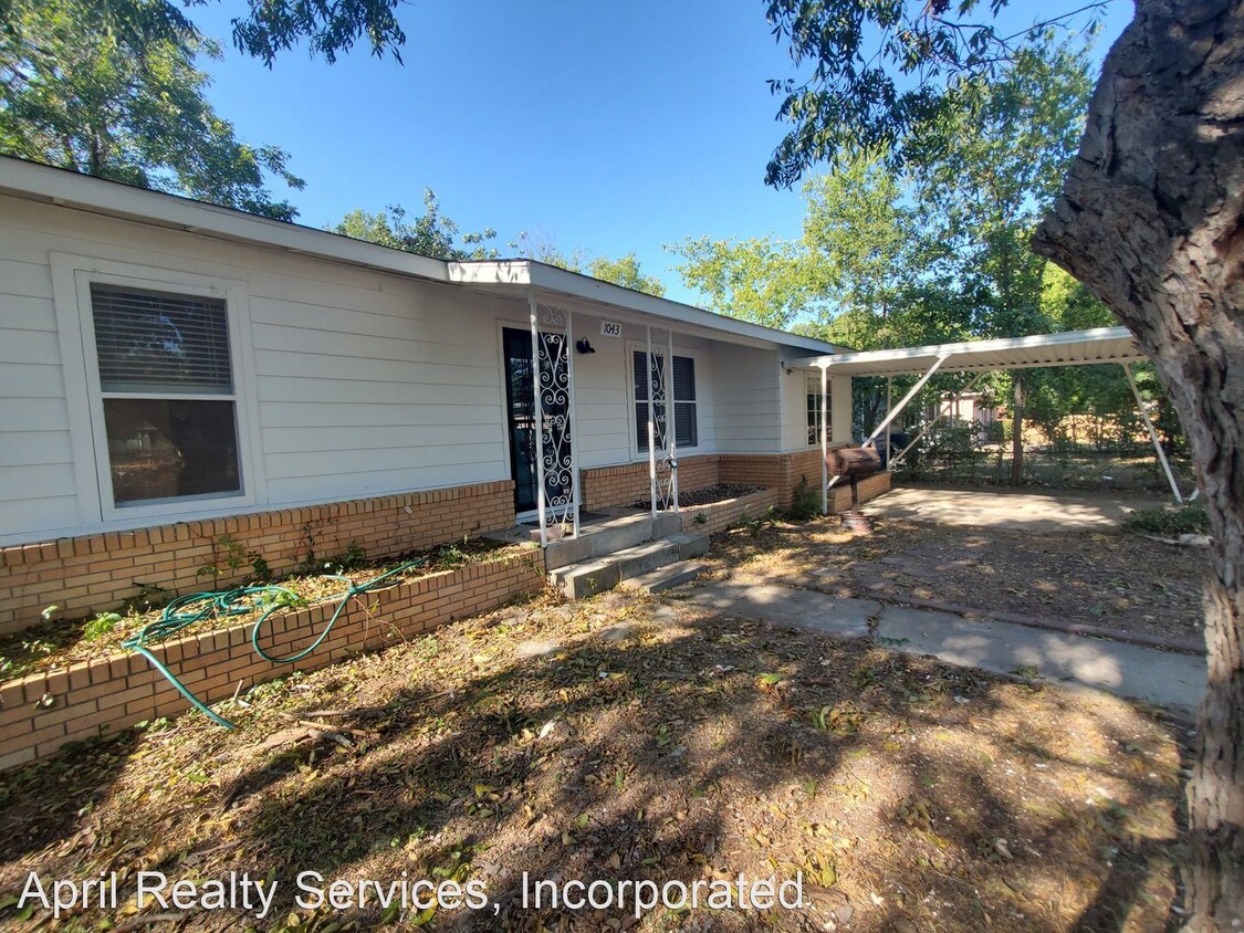 Primary Photo - 3 br, 2 bath House - 1043 Rosemont St
