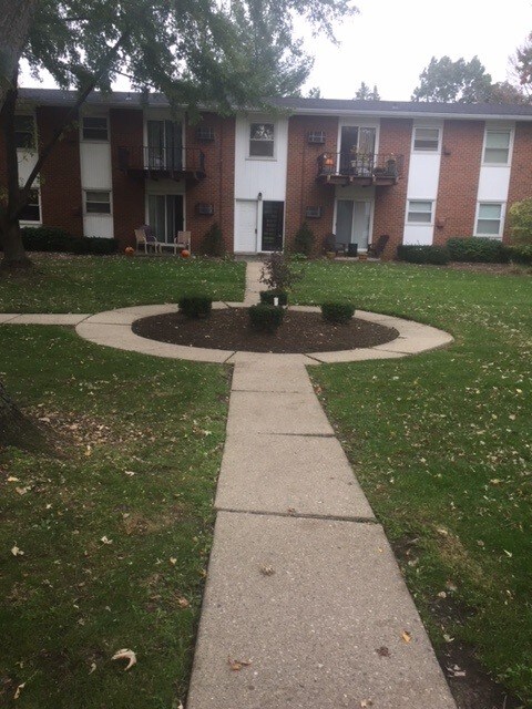 Primary Photo - 1056 Byron St