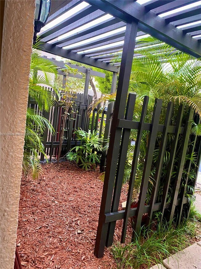 Foto del edificio - 11330 NW 15th Ct