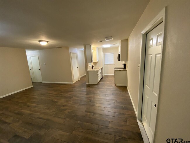 Building Photo - 804 Pinkerton-