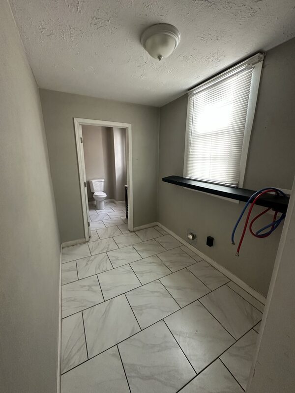 Foto del edificio - 1058 Dixie Hwy