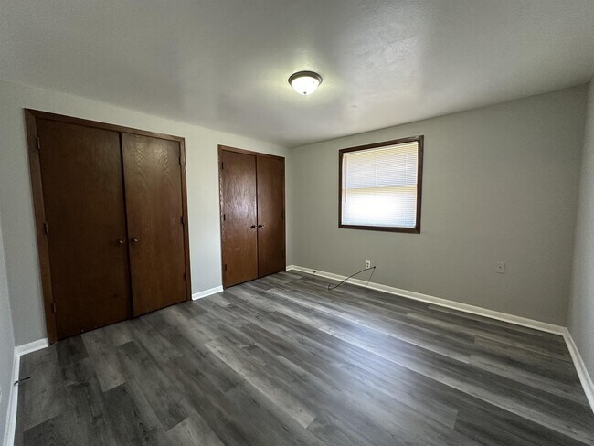 Foto del edificio - 2331 Forest View Rd