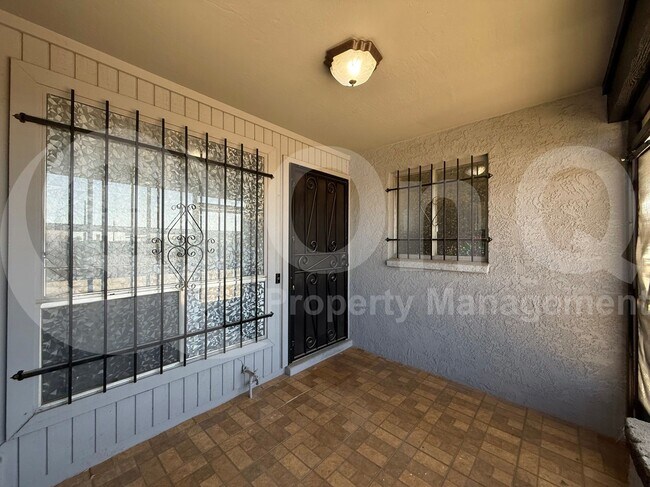 Building Photo - 9021 W Elm St
