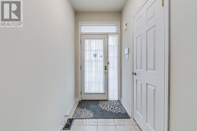 Building Photo - 2319 Stone Glen Crescent