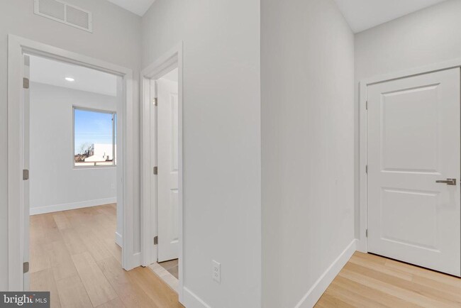 Foto del edificio - 1243 W Westmoreland St