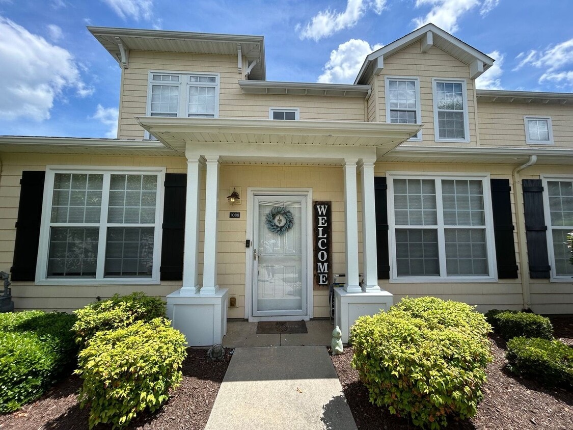 Primary Photo - Introducing a stunning 3 bedroom, 2.5 bath...