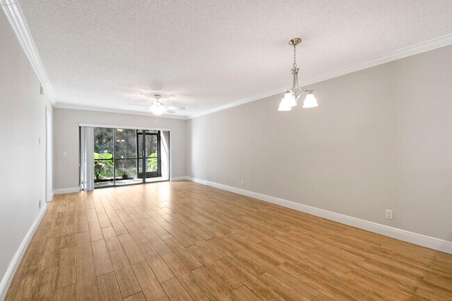 Foto del edificio - 2101 Sabal Ridge Ct