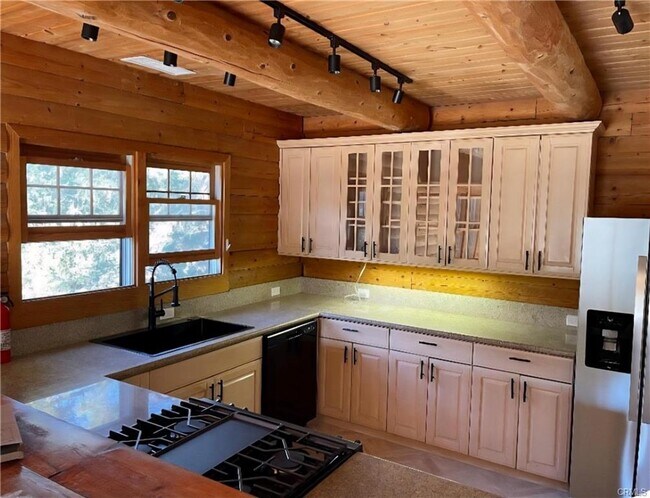 Foto del edificio - 373 Loftyhill Dr