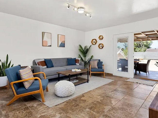 Building Photo - 7076 La Habra Ave