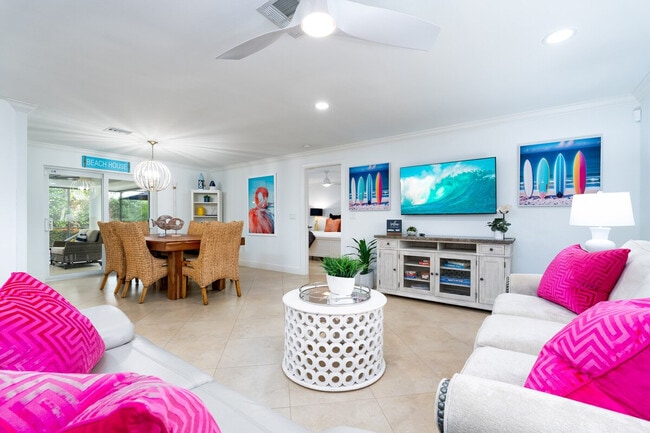 Building Photo - 149 Beachcomber St