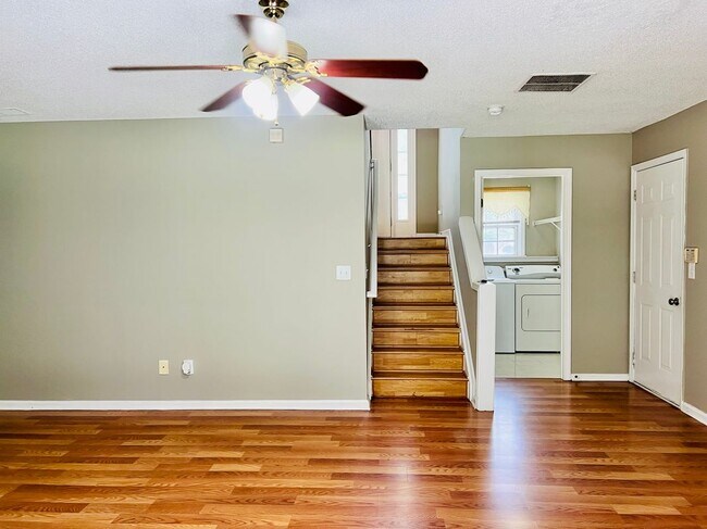 Building Photo - 391 Bass Way NW