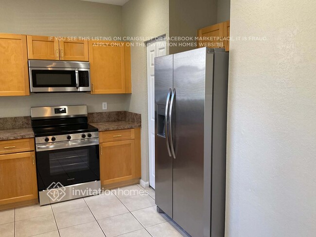 Foto del edificio - 5821 Azalea Cir