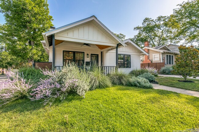 Building Photo - GORGEOUS BEACON HILL BUNGALOW