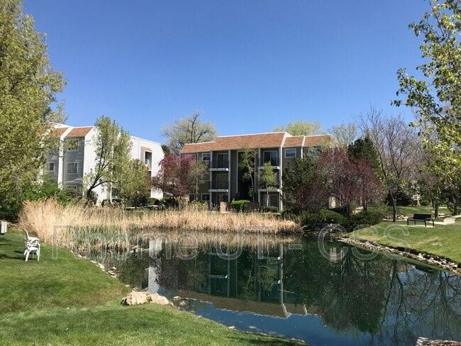 Foto del edificio - 4633 S Quail Vis Cv