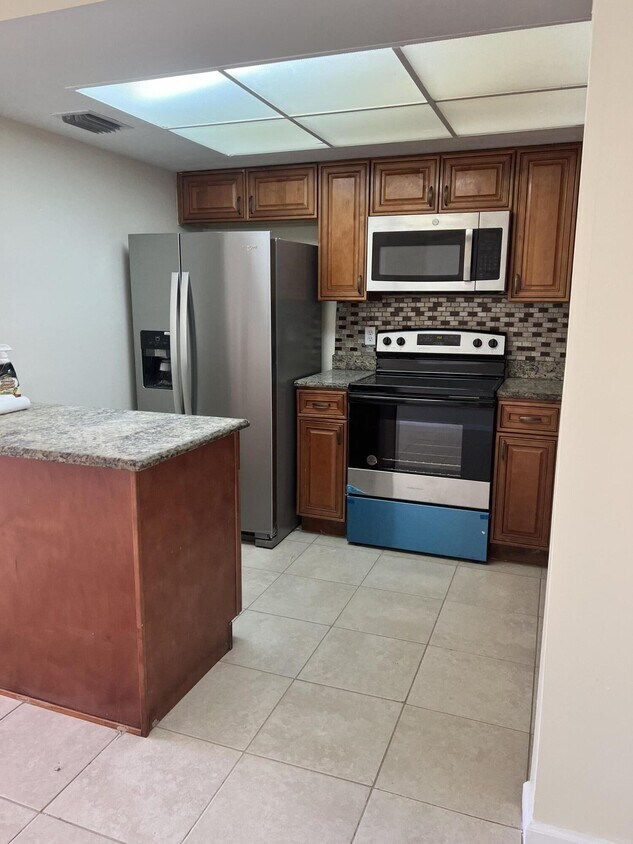 4707 Oak Terrace Dr, Greenacres, FL 33463 Condo for Rent in