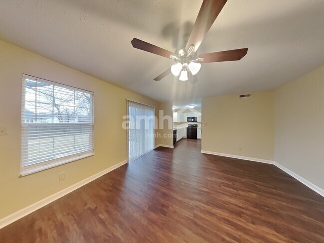 Foto del edificio - 5568 Alcott Ln