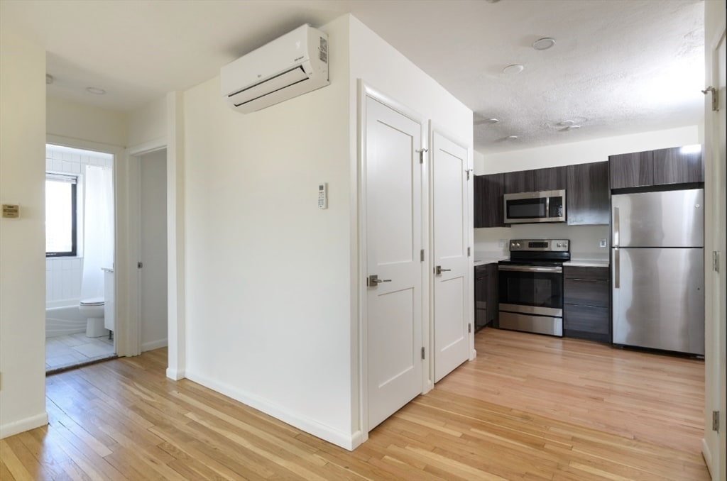 Foto principal - 48 Parker Hill Ave