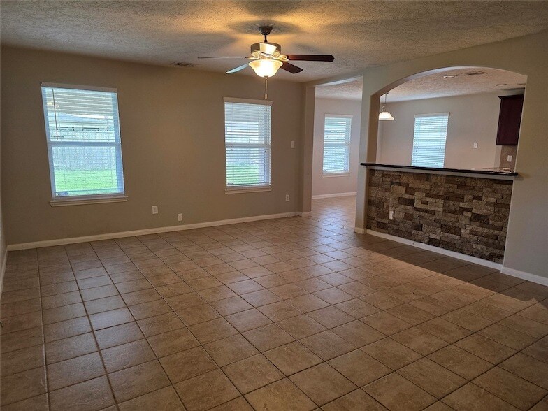 Foto principal - 10910 Brittan Leaf Ln
