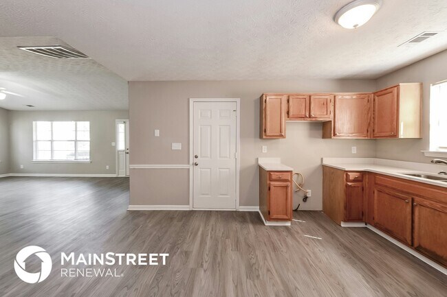 Foto del edificio - 5781 Creekside Dr