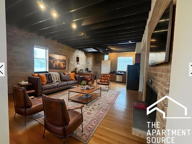 Photo - 916 W Belmont Ave Apartment