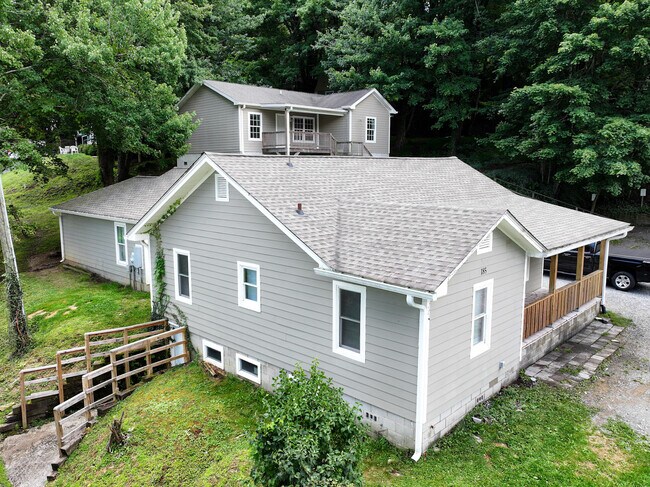 Building Photo - 185 Hill St