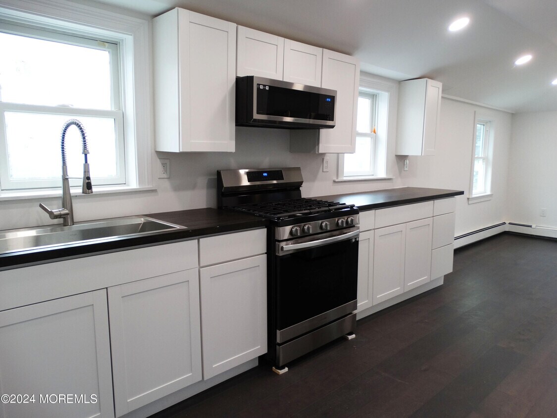 20 Main St, Oceanport, NJ 07757 House Rental in Oceanport, NJ