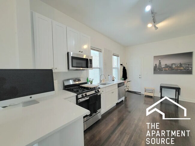 Foto del edificio - 2642 N Marshfield Ave