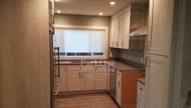 Foto del edificio - Nicely Remodeled Walnut Creek Saranap Home