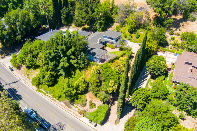 Aerial View - 4645 Petit Ave