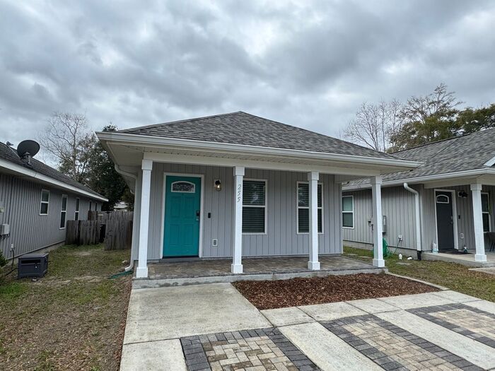 Foto principal - Pensacola - Downtown - 3 Bedroom, 2 Bathroom