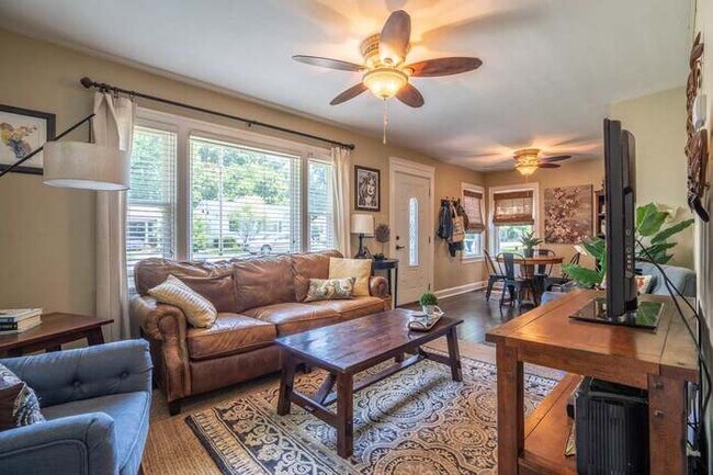 Foto del edificio - 1025 McElroy Way