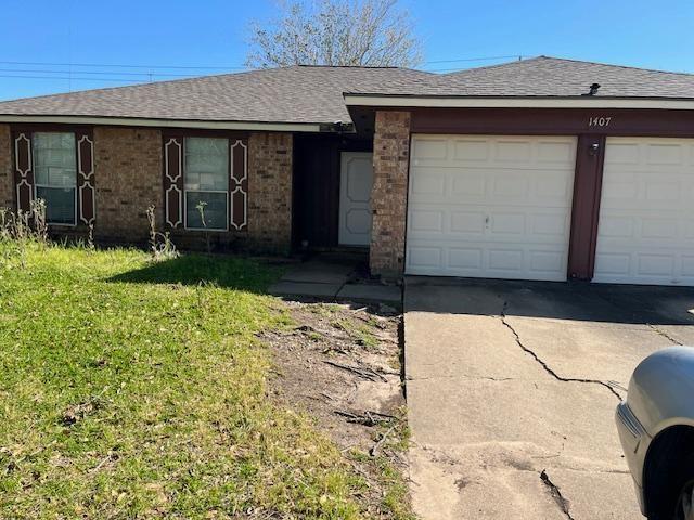 Building Photo - 2703 Alvar Dr