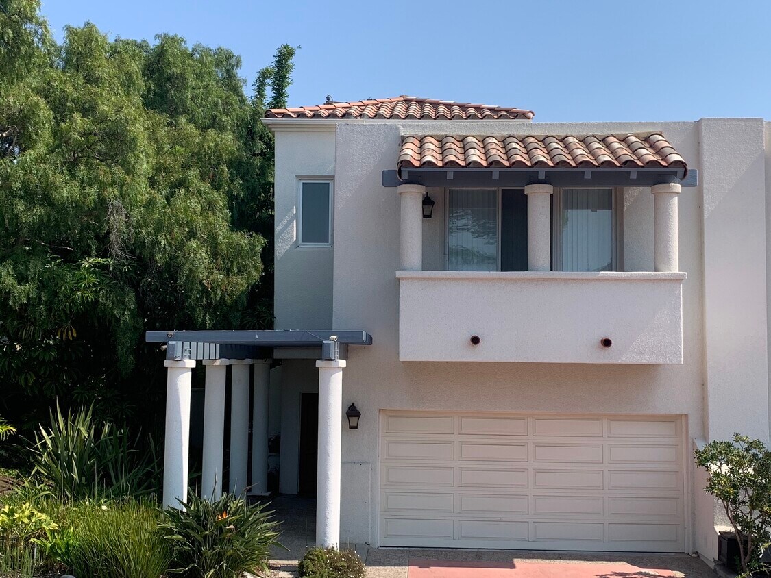 6435 Zumirez Dr Unit 1, Malibu, CA 90265 Condo for Rent in Malibu, CA