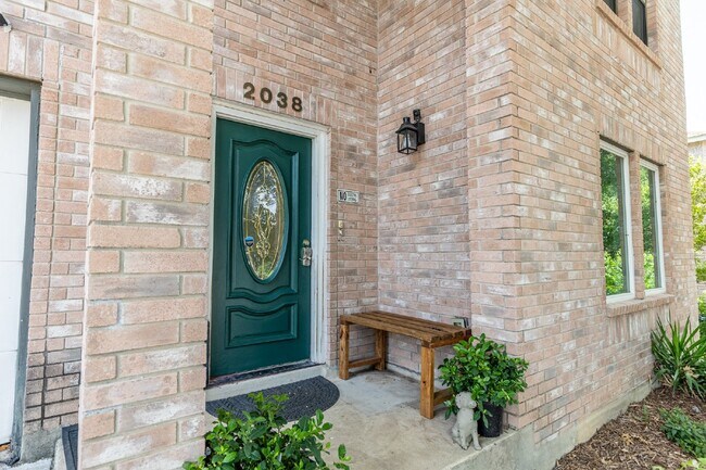 Foto del edificio - 2038 S Ellison Dr