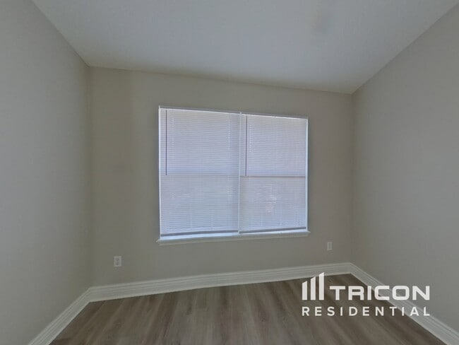 Building Photo - 8030 Peppermint Ln