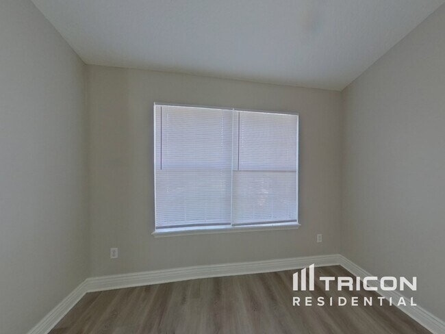 Foto del edificio - 8030 Peppermint Ln