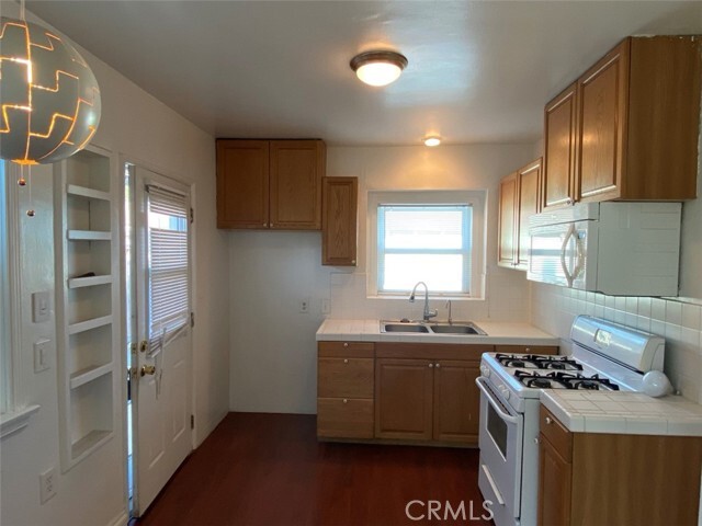 Building Photo - 2118 Cabrillo Ave