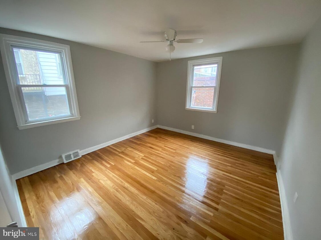 Primary Photo - 5050 Rorer St