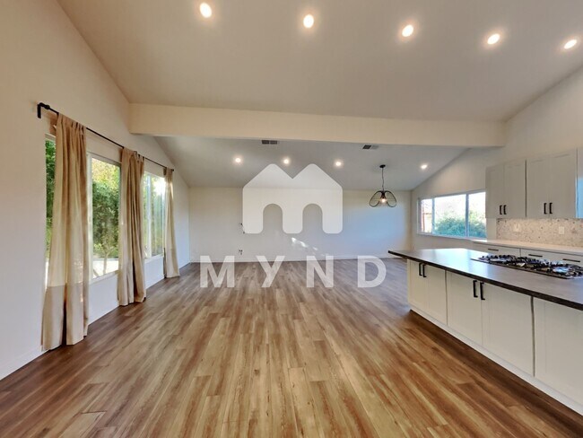 Building Photo - 13155 Portofino Dr