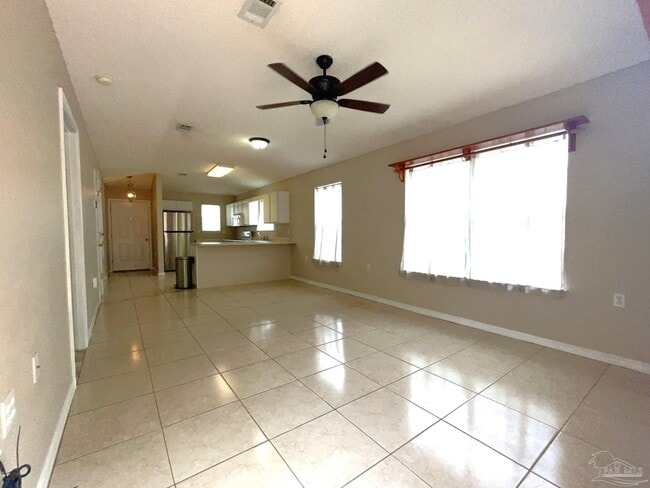 Building Photo - 7898 Heirloom Dr