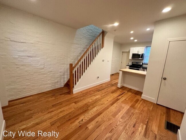 Building Photo - 2 br, 1.5 bath House - 2145 E Stella Street