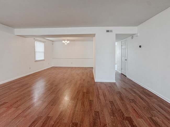 Building Photo - 3901 Quartz Ln