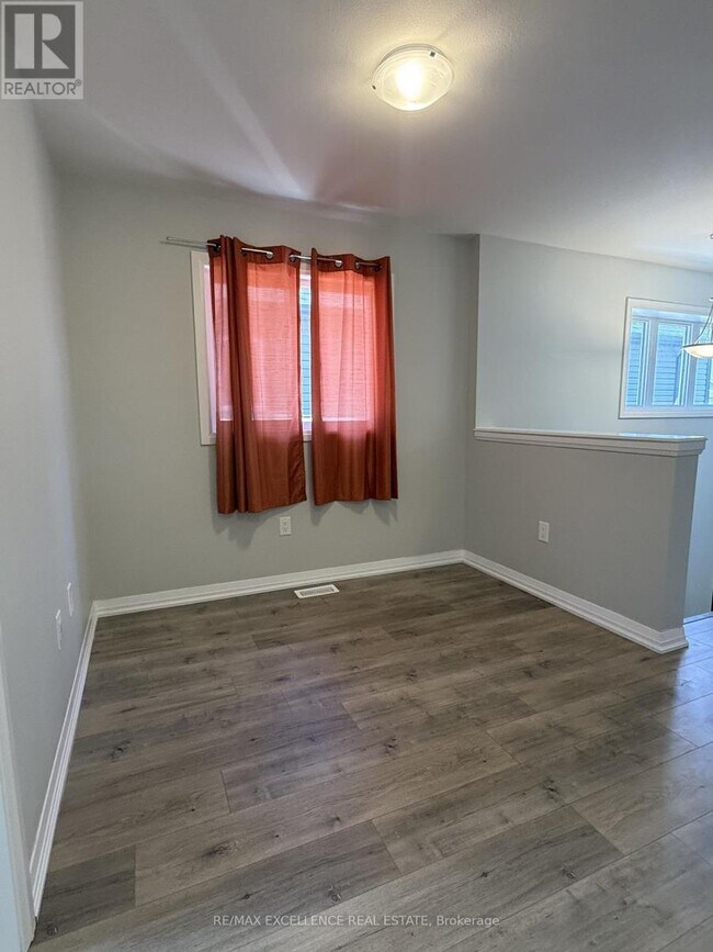 Building Photo - 22 Bur Oak Dr