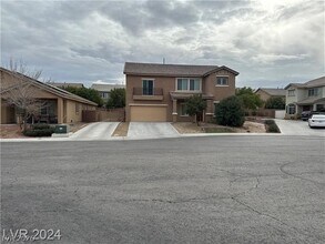 Building Photo - 2805 Alma Lidia Ave