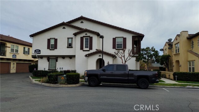 Primary Photo - 2750 E Oak Hill Dr