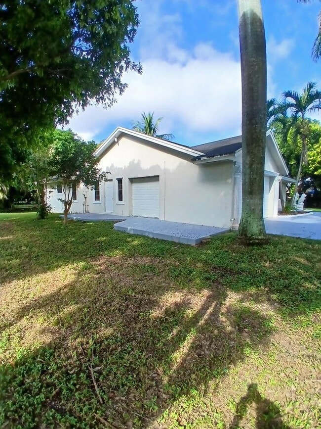 Building Photo - 22300 SW 184th Ave