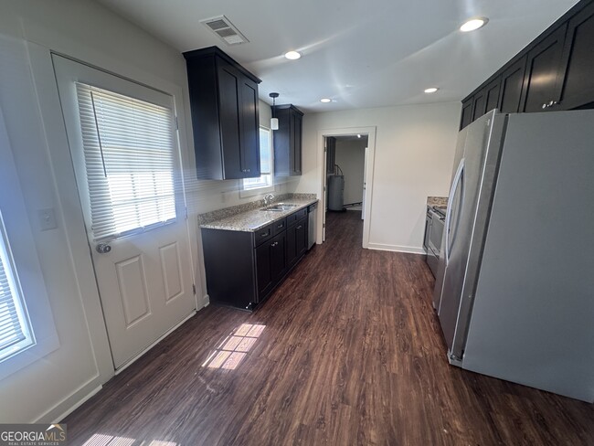 Building Photo - 135 Shuman Ln